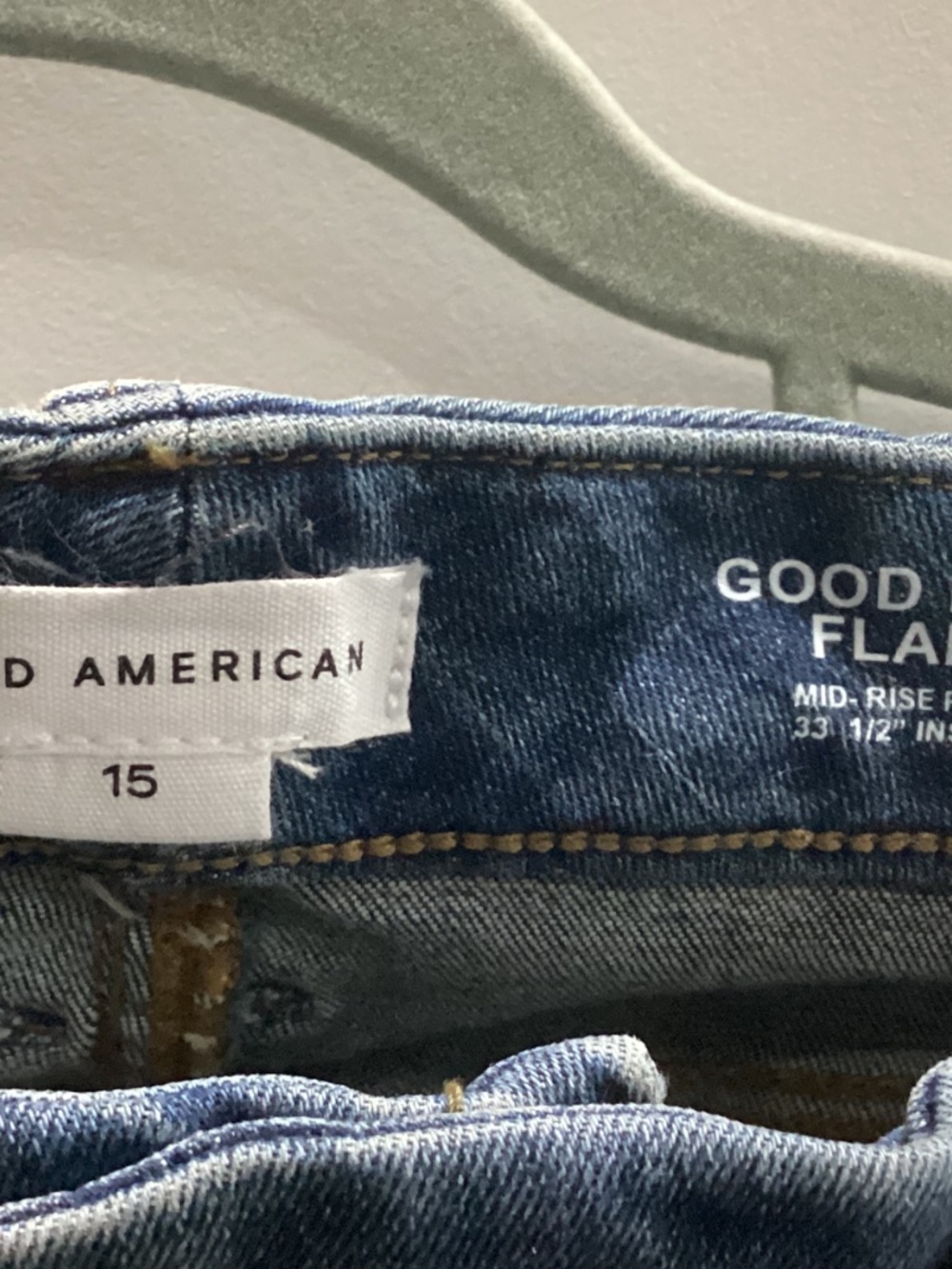 Good American Mid Rise Flares - Picture 3 of 5